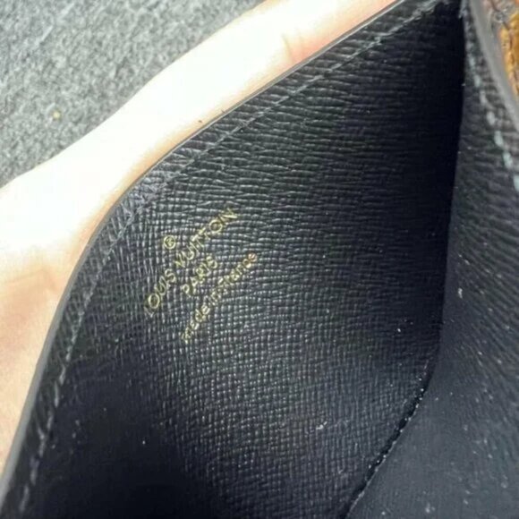 100% Authentic Louis Vuitton Leather Card Case 178-082325 - Picture 11 of 12